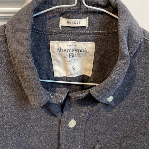 Abercrombie & Fitch Muscle fit 2-tone shirt - Picture 2 of 3